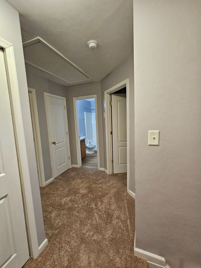 Building Photo - DEEP CREEK