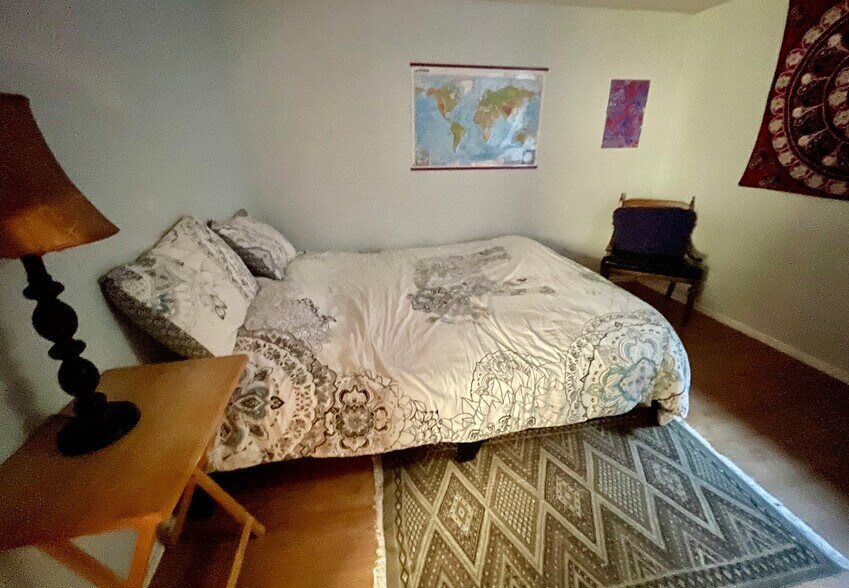 Building Photo - 2879 S Filmore St