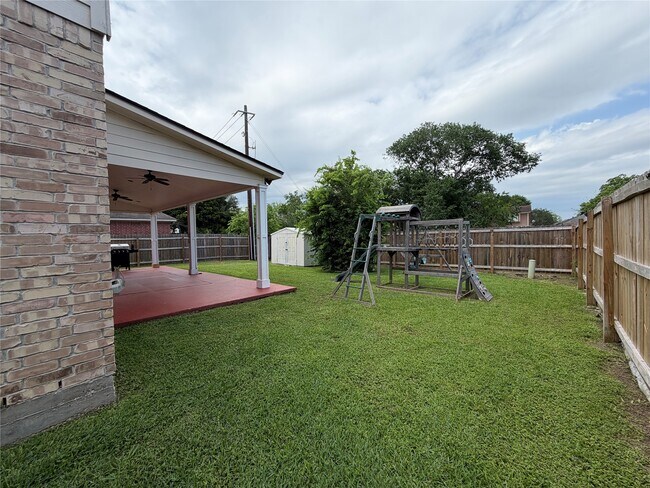 Building Photo - 1113 Shadowbend