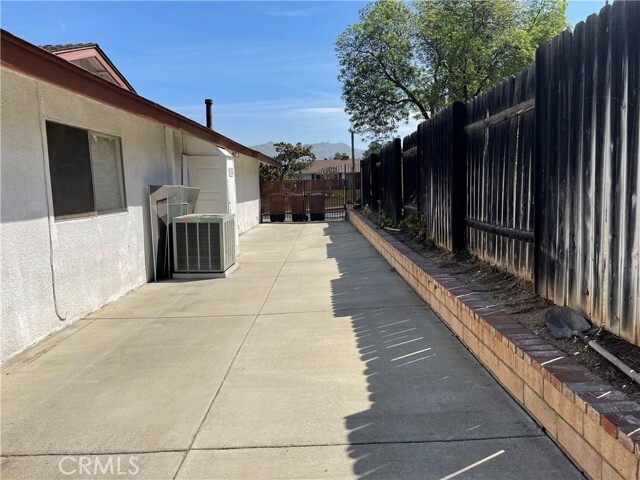 Building Photo - 5991 Keswick Ave