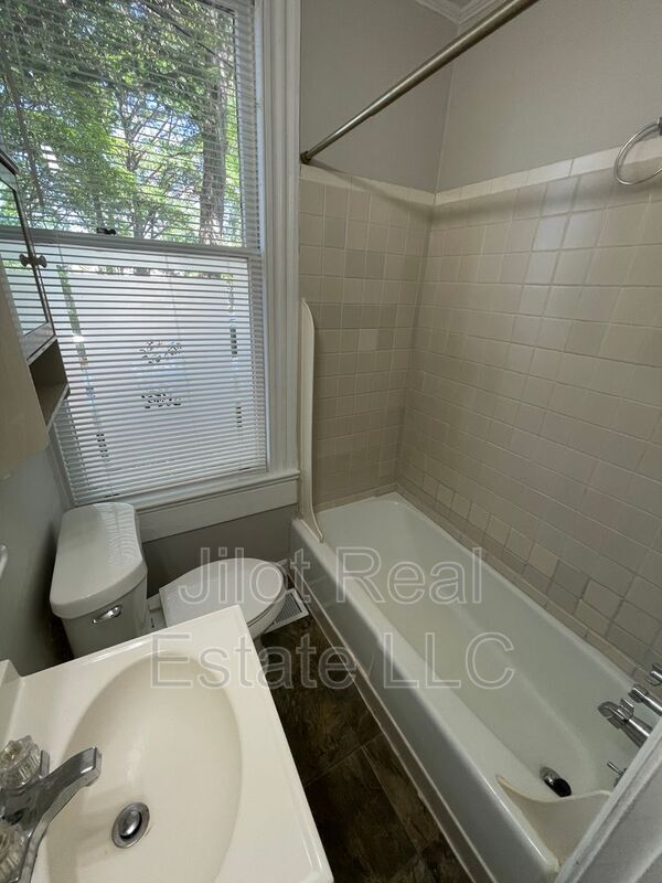 Building Photo - 3825 Church St