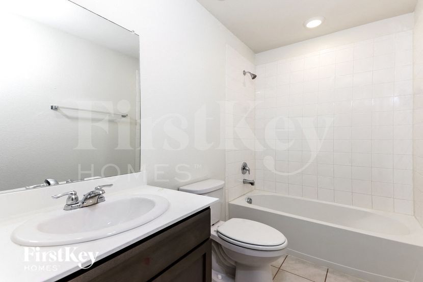 Building Photo - 312 Wilson Way