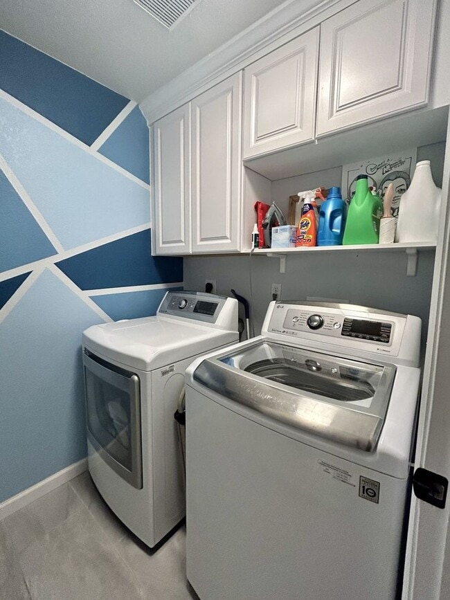 Building Photo - 2940 W Centennial Dr