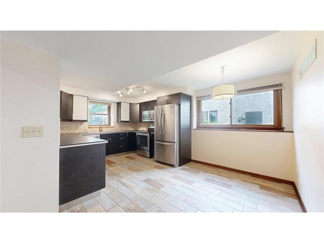 Building Photo - 3308 Roosevelt Ct NE