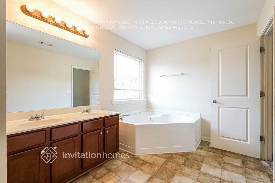 Building Photo - 4232 Oak Field Dr