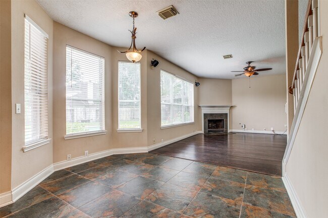 Building Photo - 2709 Sunhill Ct