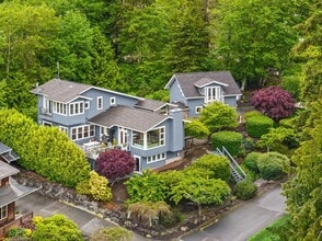 Building Photo - This gorgeous Bainbridge home is available starting mid July