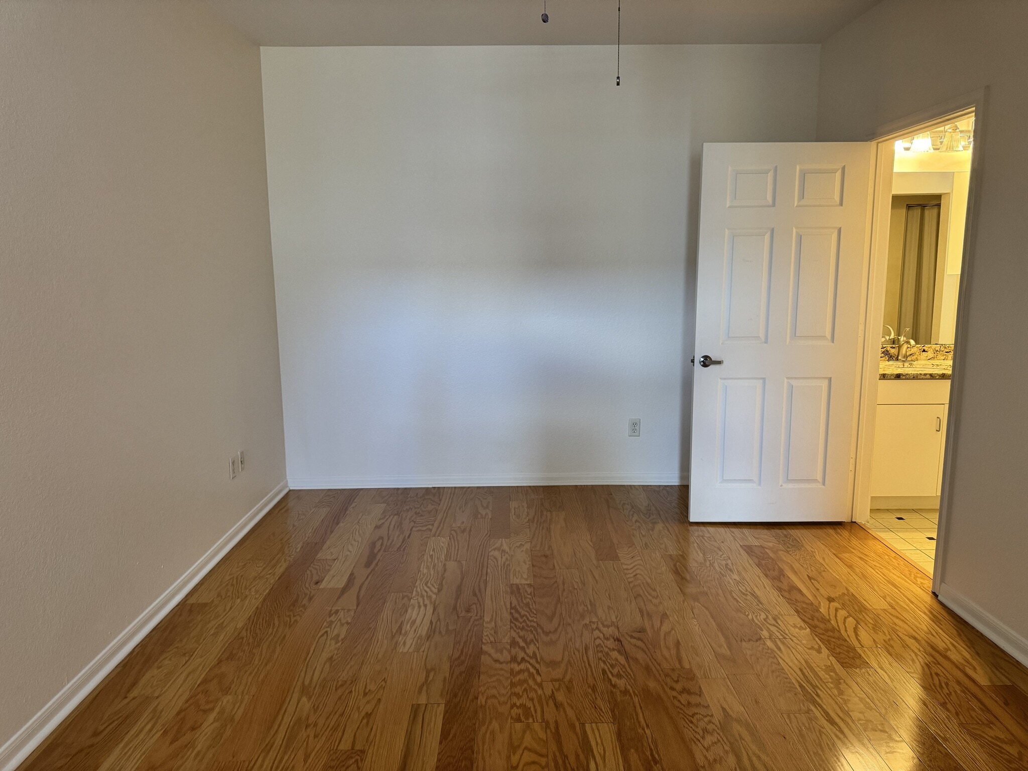 Master Bedroom - 860 N Orange Ave
