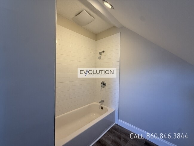 Building Photo - 228-230 Franklin Ave-FL3