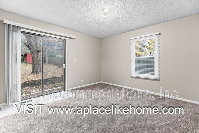 Building Photo - 6535 Melrose Ln