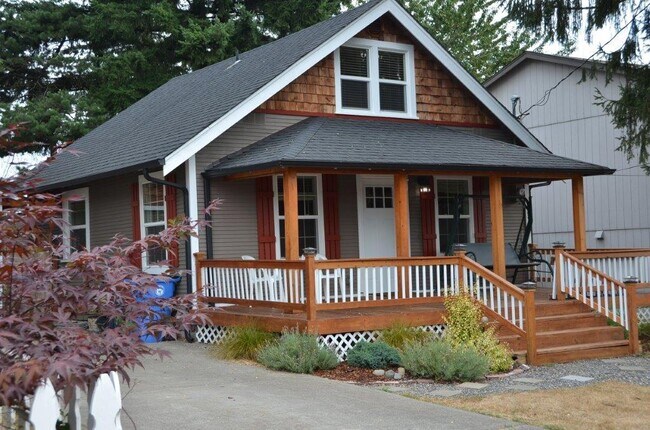 Building Photo - Completely Renovated Cottage in Crown Park...