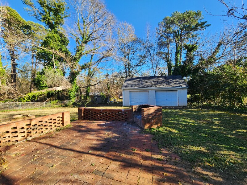 Building Photo - 1020 Woodvale Dr