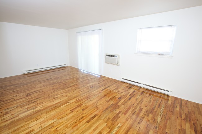 Building Photo - Seacrest Apartments
