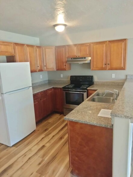 Building Photo - 308 E Elcliff Rd