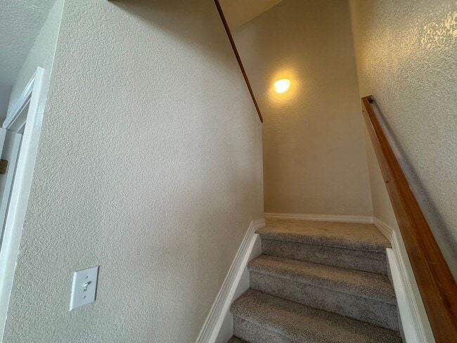Building Photo - Spacious Townhome in Parker