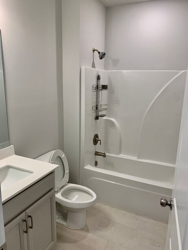 Building Photo - 600 Cunninghame Ct