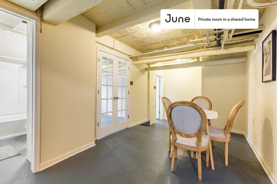 Building Photo - Room in Shared 4 bed/2 bath home in Dupont Circle