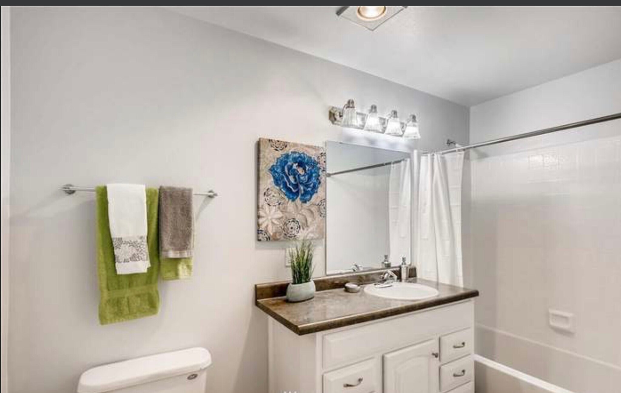 Building Photo - 33020 10th Ave SW