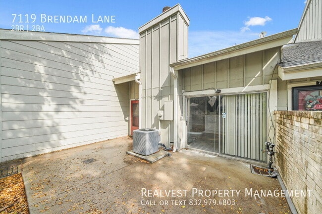 Building Photo - 7119 Brendam Ln