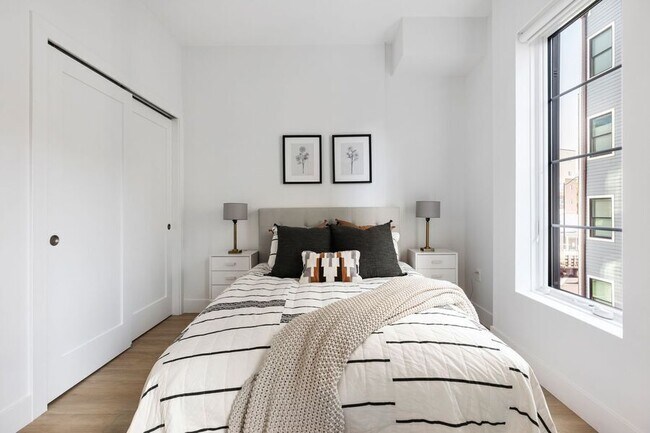 Building Photo - 2310 4th St NE