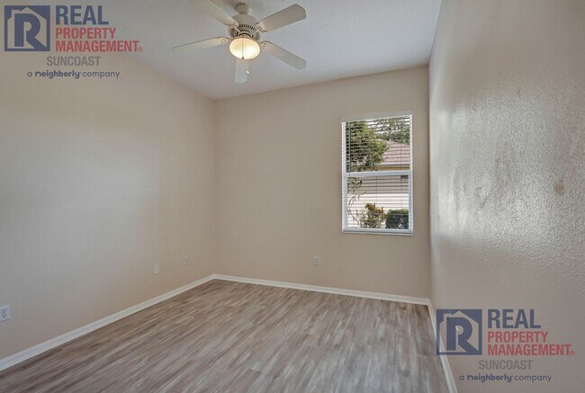Building Photo - 652 Planters Manor Way