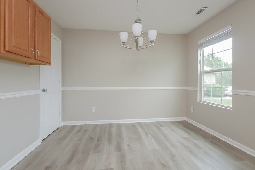 Building Photo - 5121 Lynx's Cir SW