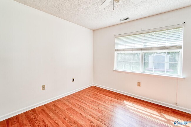 Building Photo - 212 Green Springs Ln