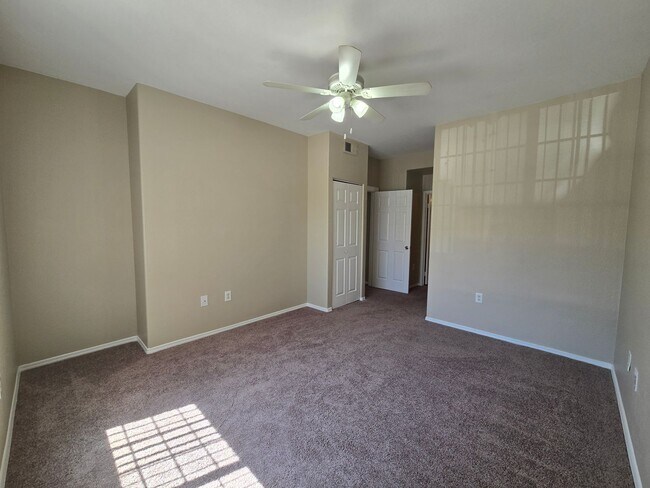 Building Photo - A Fabulous 2 Bedroom Downstairs Condo Cent...