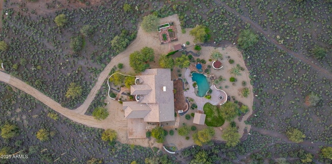 Building Photo - 5910 E Cielo Run S