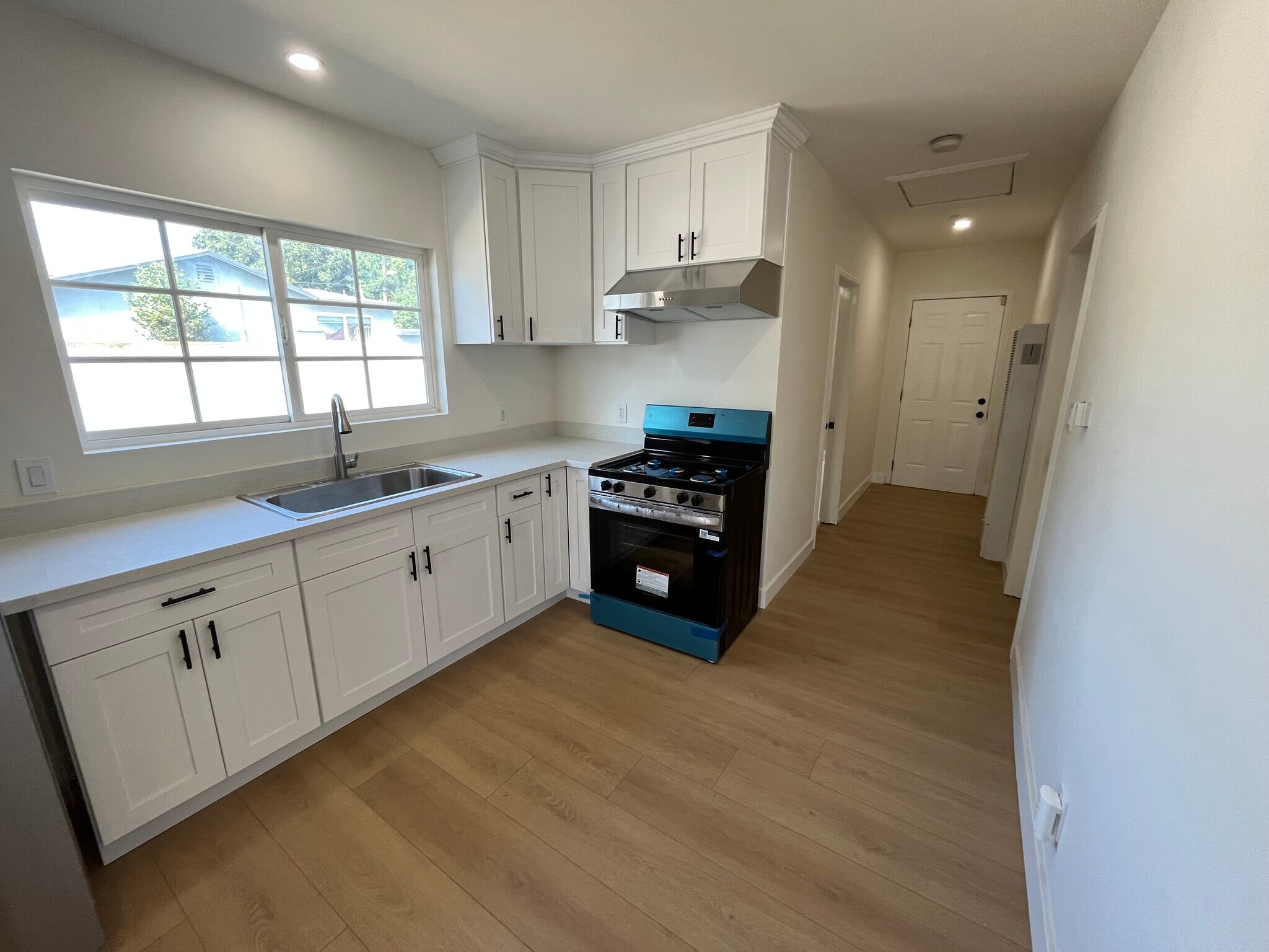 Building Photo - 2655 Parkway Dr