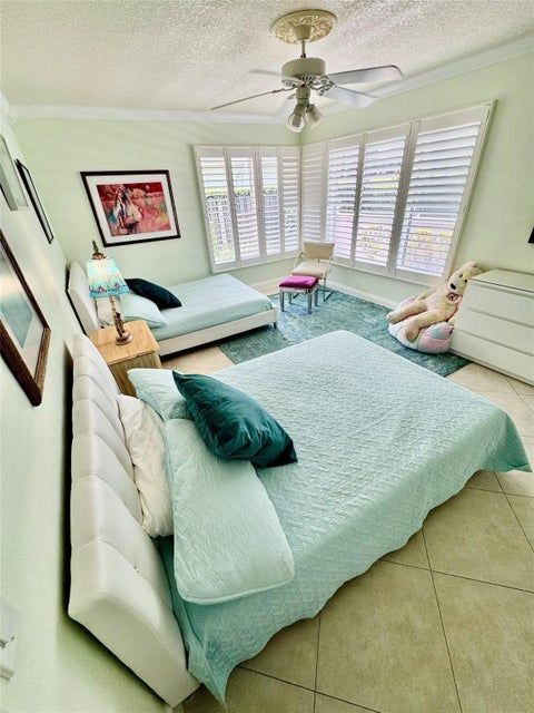 Building Photo - 2325 Barcelona Dr