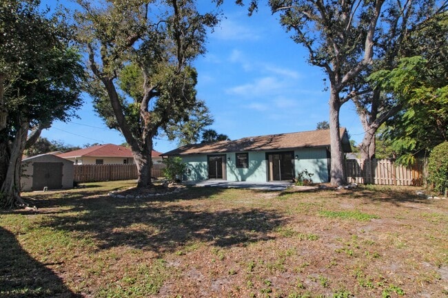 Building Photo - South Venice Annual Home for Rent