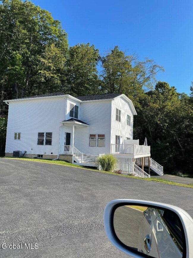 Building Photo - 540 NY-9P