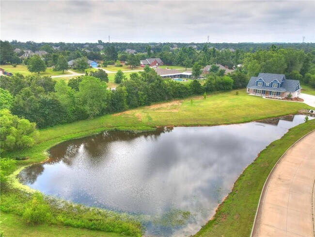 Building Photo - 440 Houser Dr