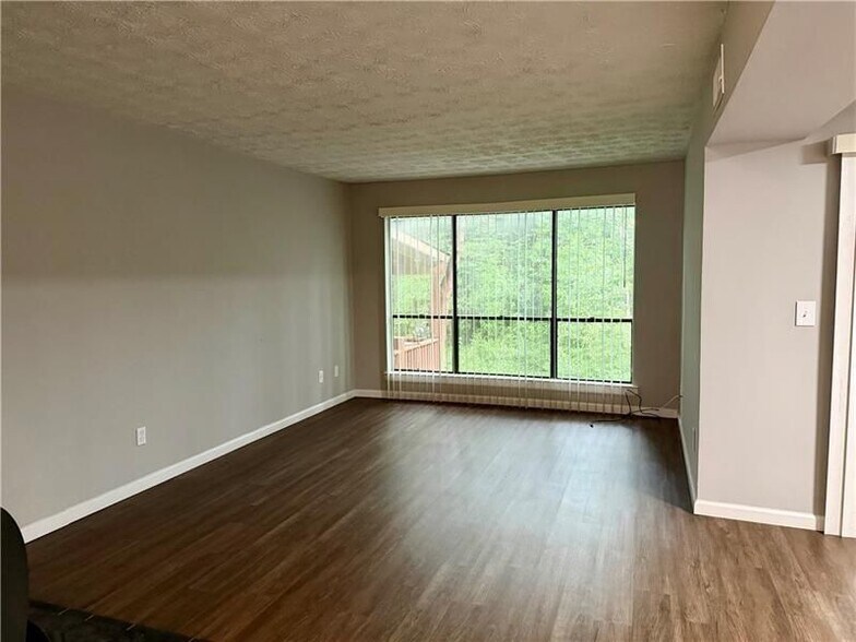 Building Photo - 1059 Mariners Dr