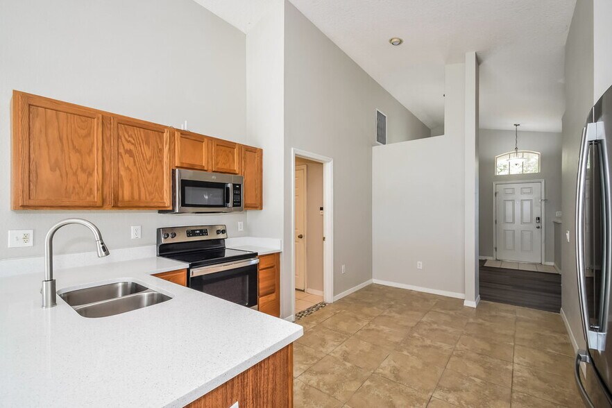 Building Photo - 12912 Lake Vista Dr