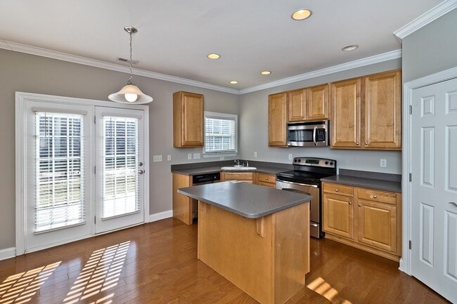 Building Photo - Two-Story Home in Arden with Bonus Room/Of...