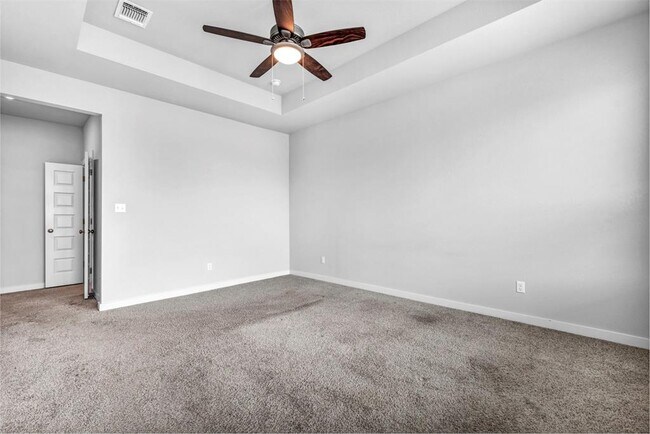 Building Photo - 121 High Plains Dr