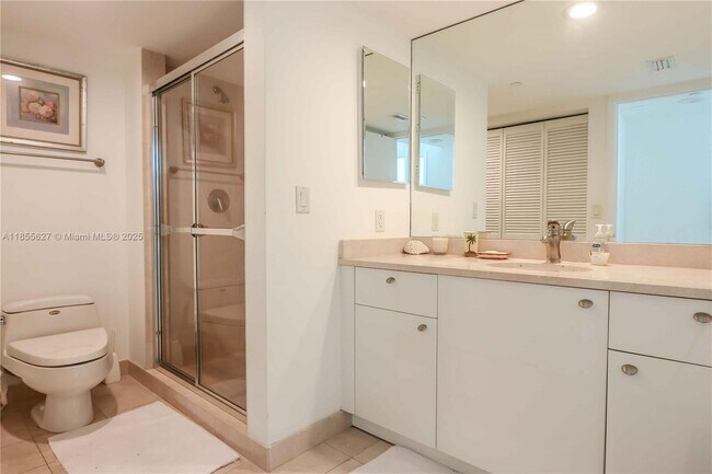 Building Photo - 16500 Collins Ave