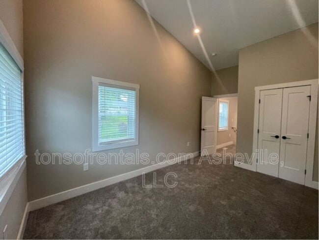 Building Photo - 77 East St