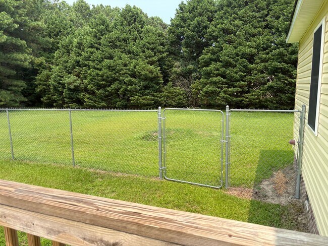 Building Photo - 124 Deerfield Ln