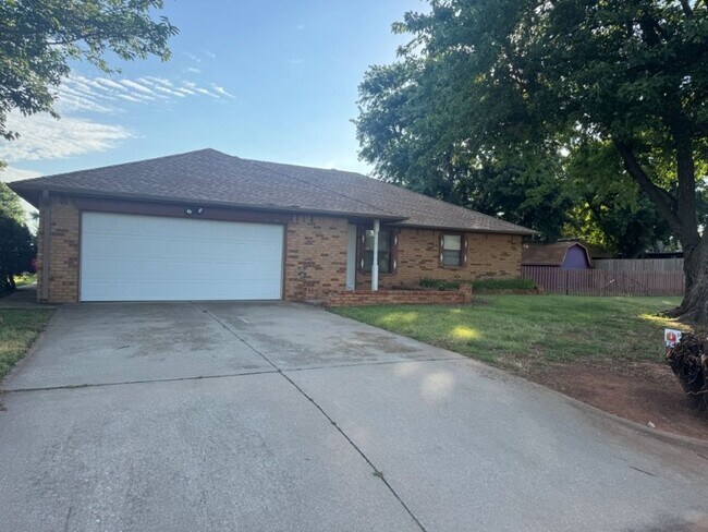Primary Photo - New paint, New flooring, New appliances in...