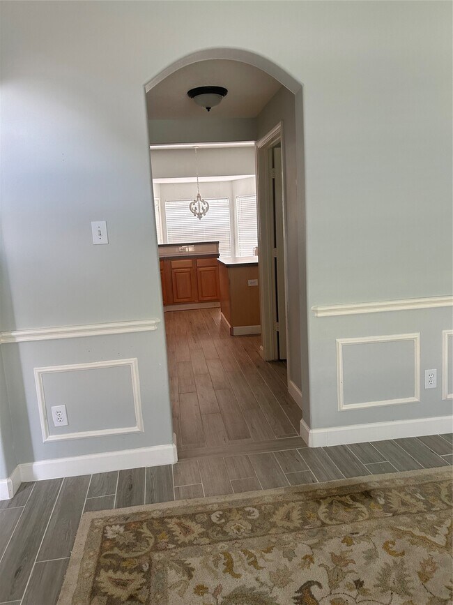 Building Photo - 18419 Autumn Park Dr