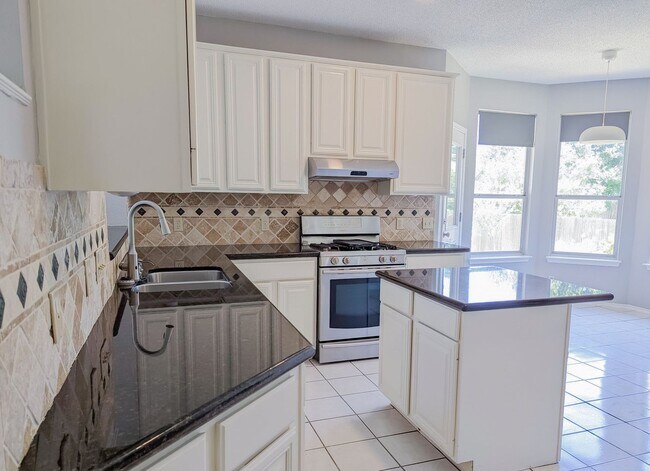 Building Photo - Stylish 4-Bed, 3.5-Bath Rental with Great ...