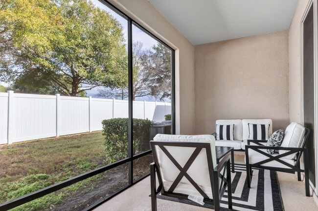 Building Photo - 10424 Red Carpet Ct