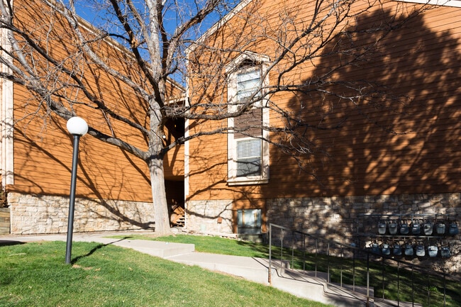 Building Photo - 4286 S Salida Way