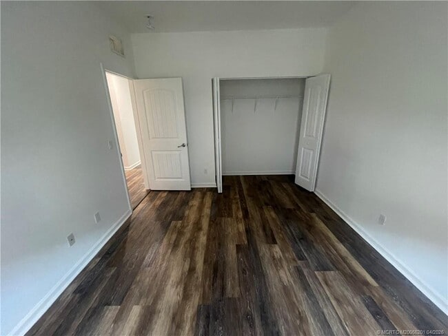 Building Photo - 480 NW Windflower Terrace