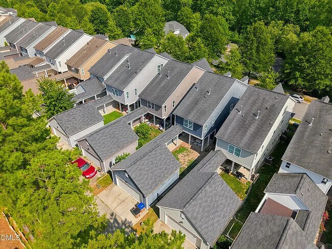 Building Photo - Lease OR Lease to Own