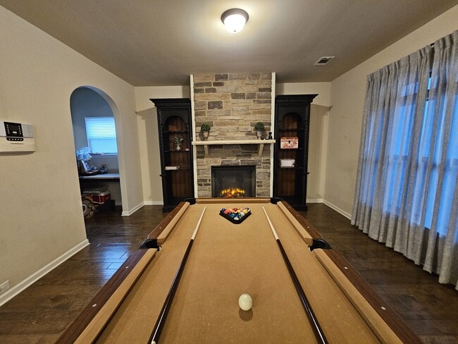 Building Photo - 202 Ermon Ct