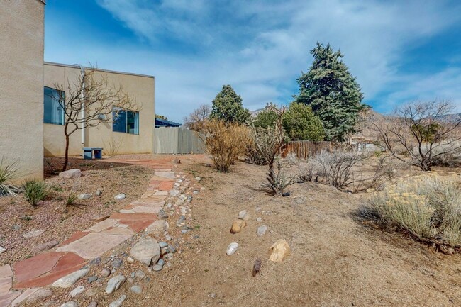Building Photo - 876 Tramway Ln Ct NE